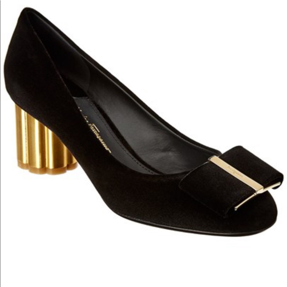 Salvatore Ferragamo Vara Bow Flower Heel